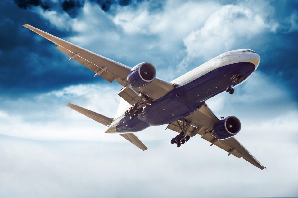 Flygplan som transporterar gods över världen.